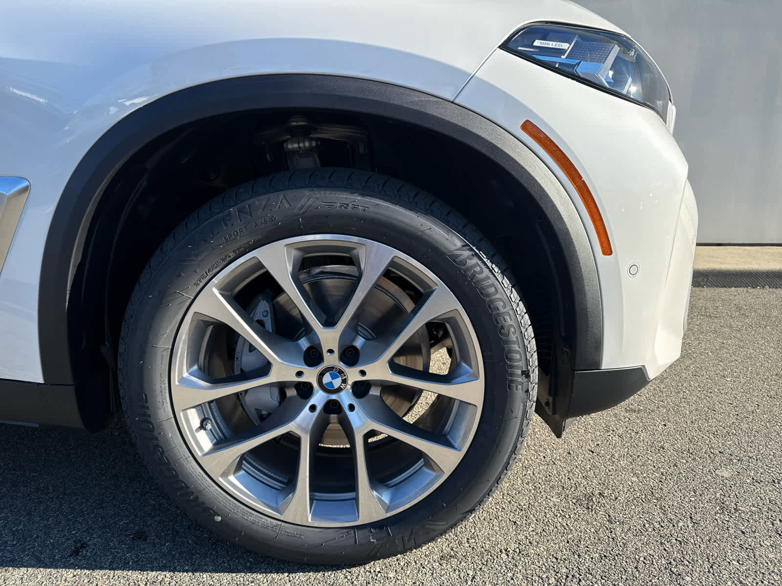 New 2026 BMW X5 xDrive40i w/ Premium Package image 4