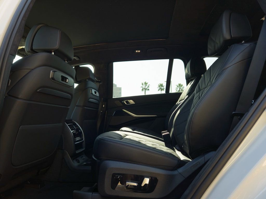 New 2026 BMW X7 xDrive40i w/ M Sport Package image 17