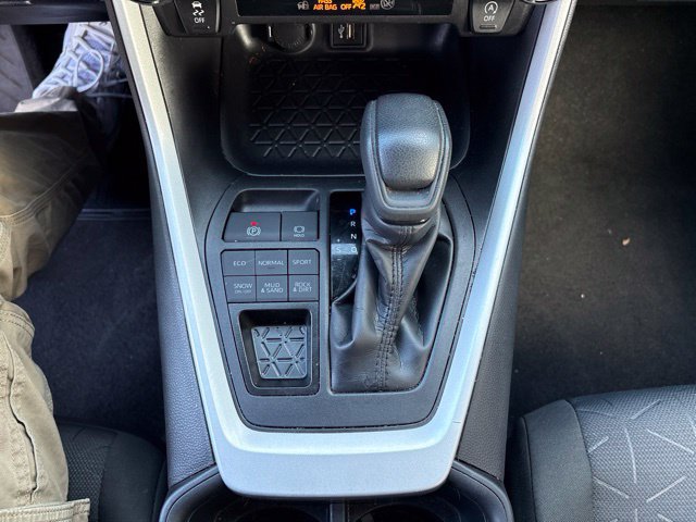 Used 2025 Toyota RAV4 XLE AWD/4WD image 20