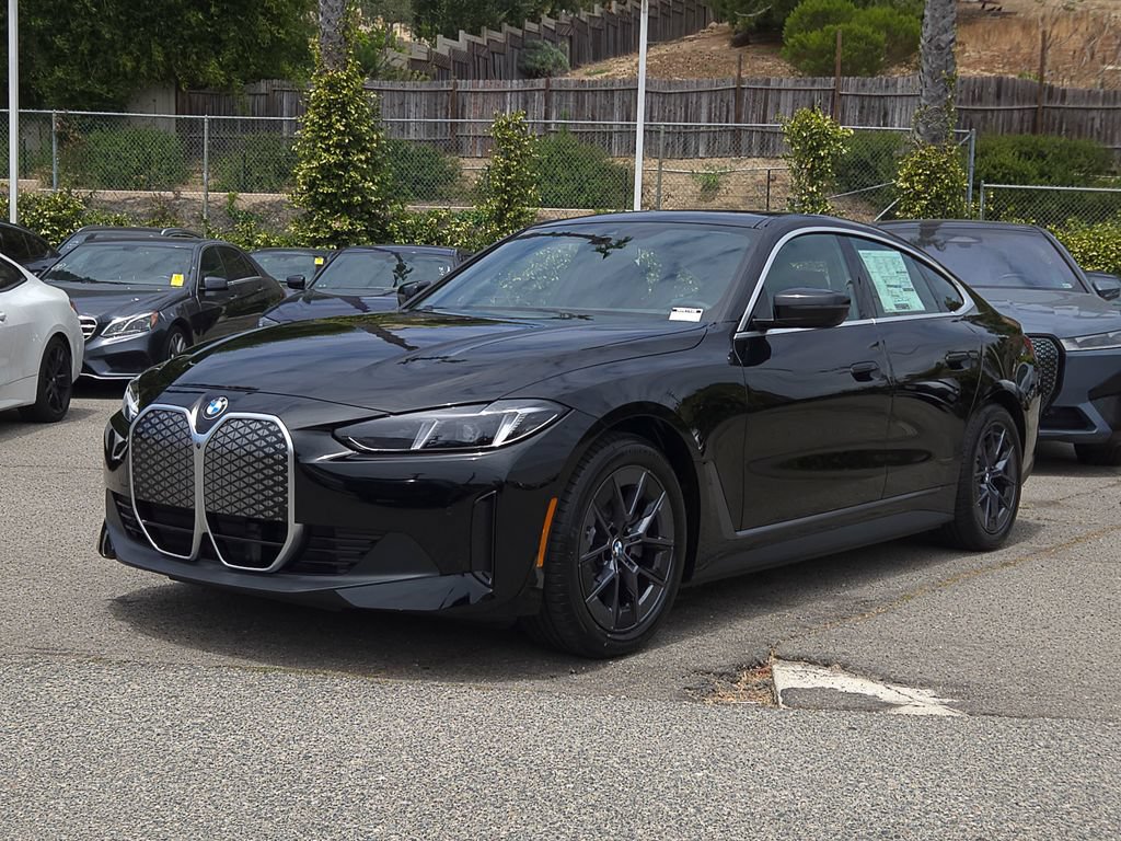 New 2026 BMW i4 eDrive40 w/ Parking Assistance Package RWD image 3
