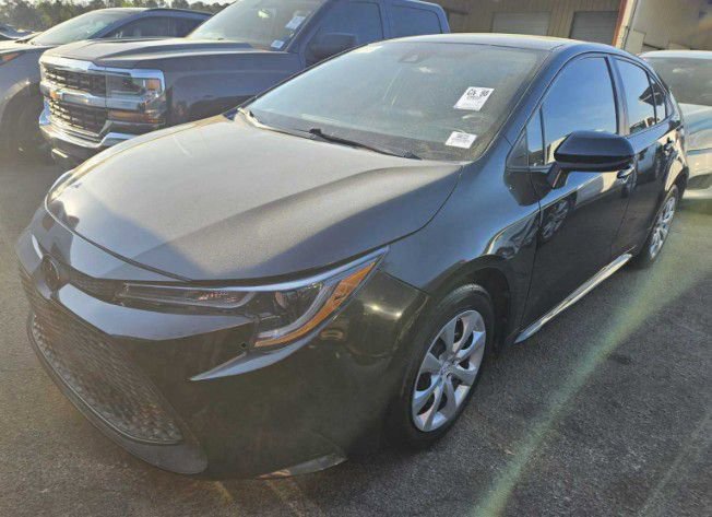 Used 2022 Toyota Corolla LE image 1