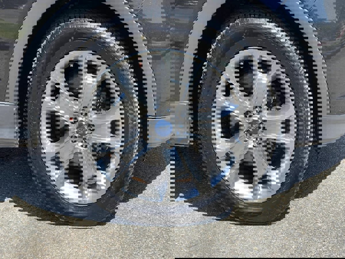 Used 2013 Ford Escape SEL image 32