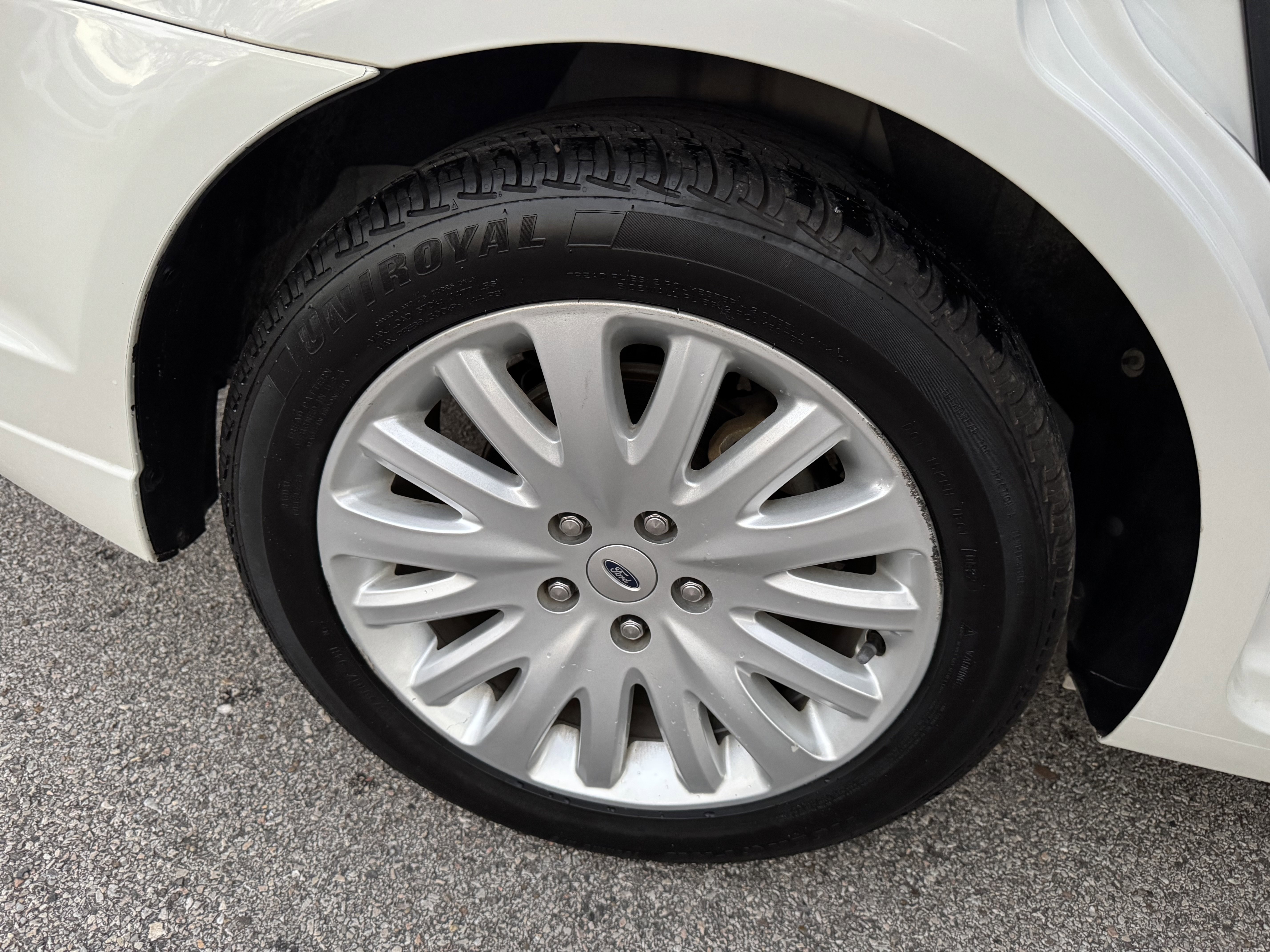 Used 2012 Ford Fusion Hybrid FWD image 19