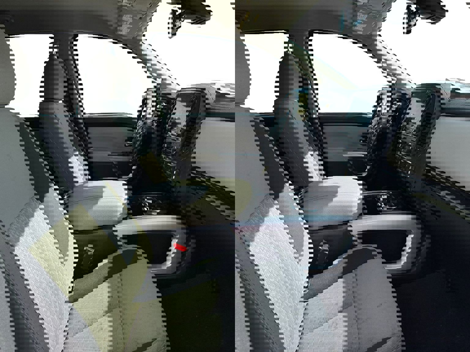 Used 2022 Nissan Titan SV w/ SV Convenience Package image 17