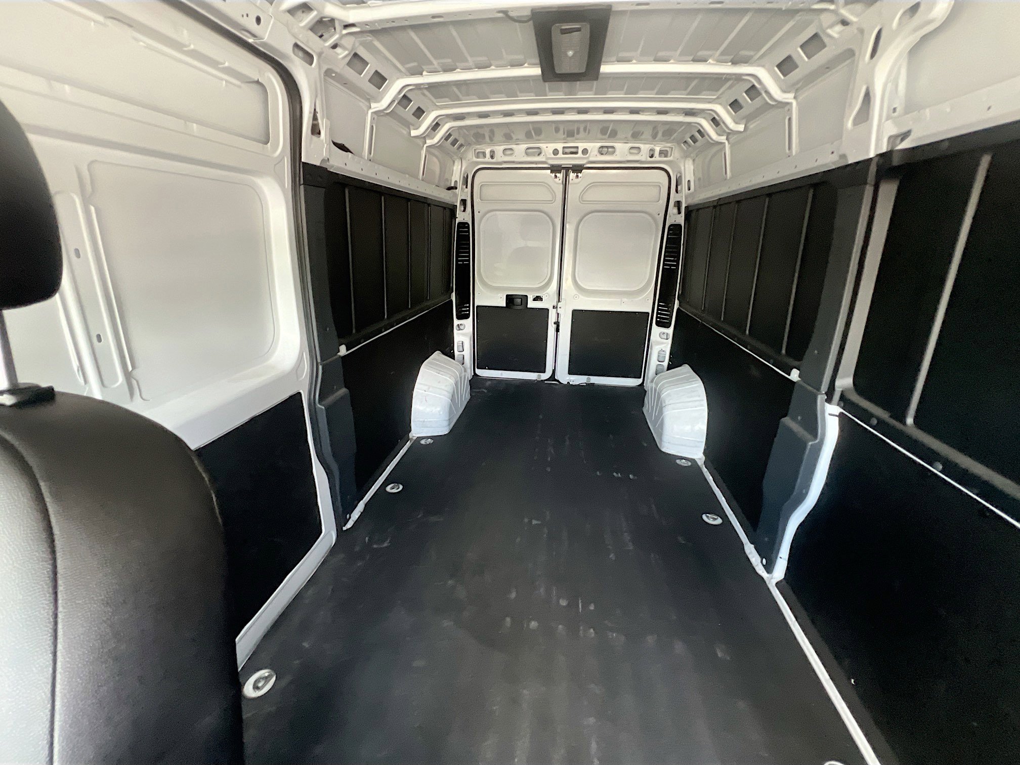 Used 2025 RAM ProMaster 2500 w/ Convenience Group image 30