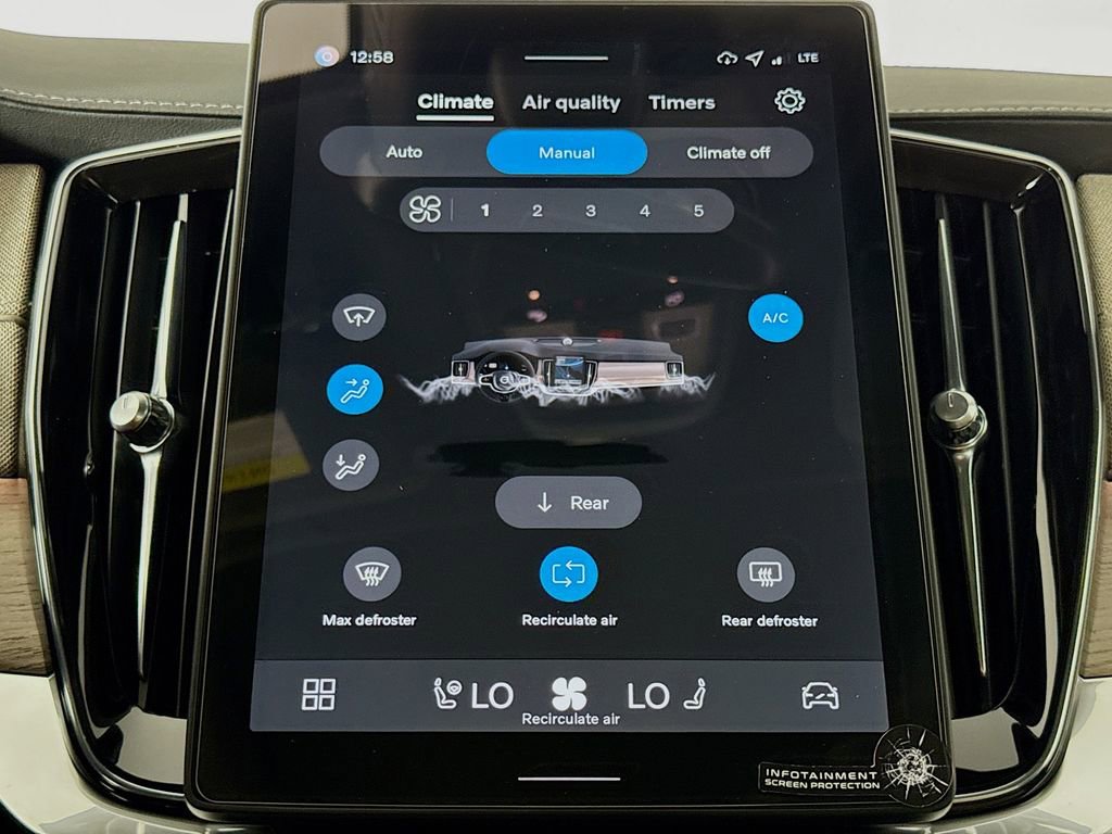 New 2026 Volvo XC90 T8 Plus w/ Protection Package Premier AWD/4WD image 16