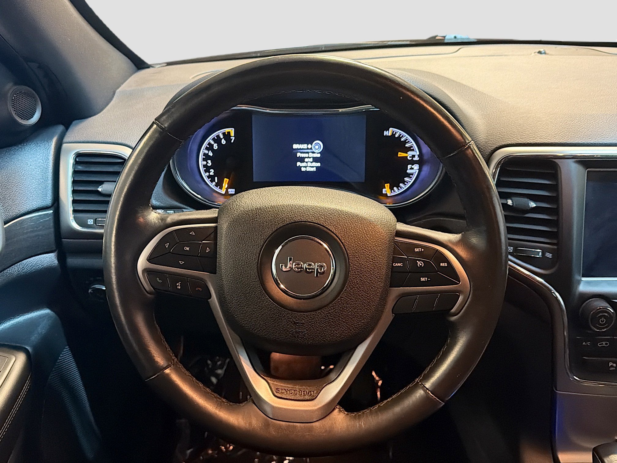 Used 2018 Jeep Grand Cherokee Altitude image 17