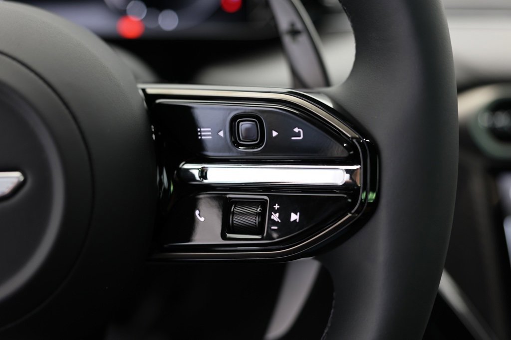 New 2025 Aston Martin V8 Vantage Coupe image 35