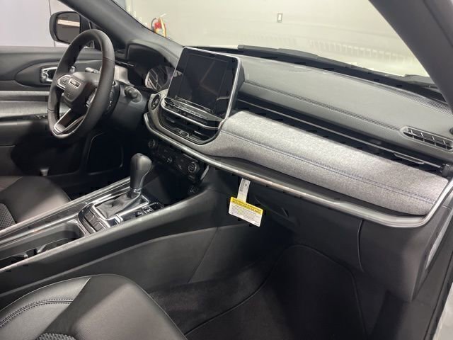 New 2026 Jeep Compass Latitude image 24