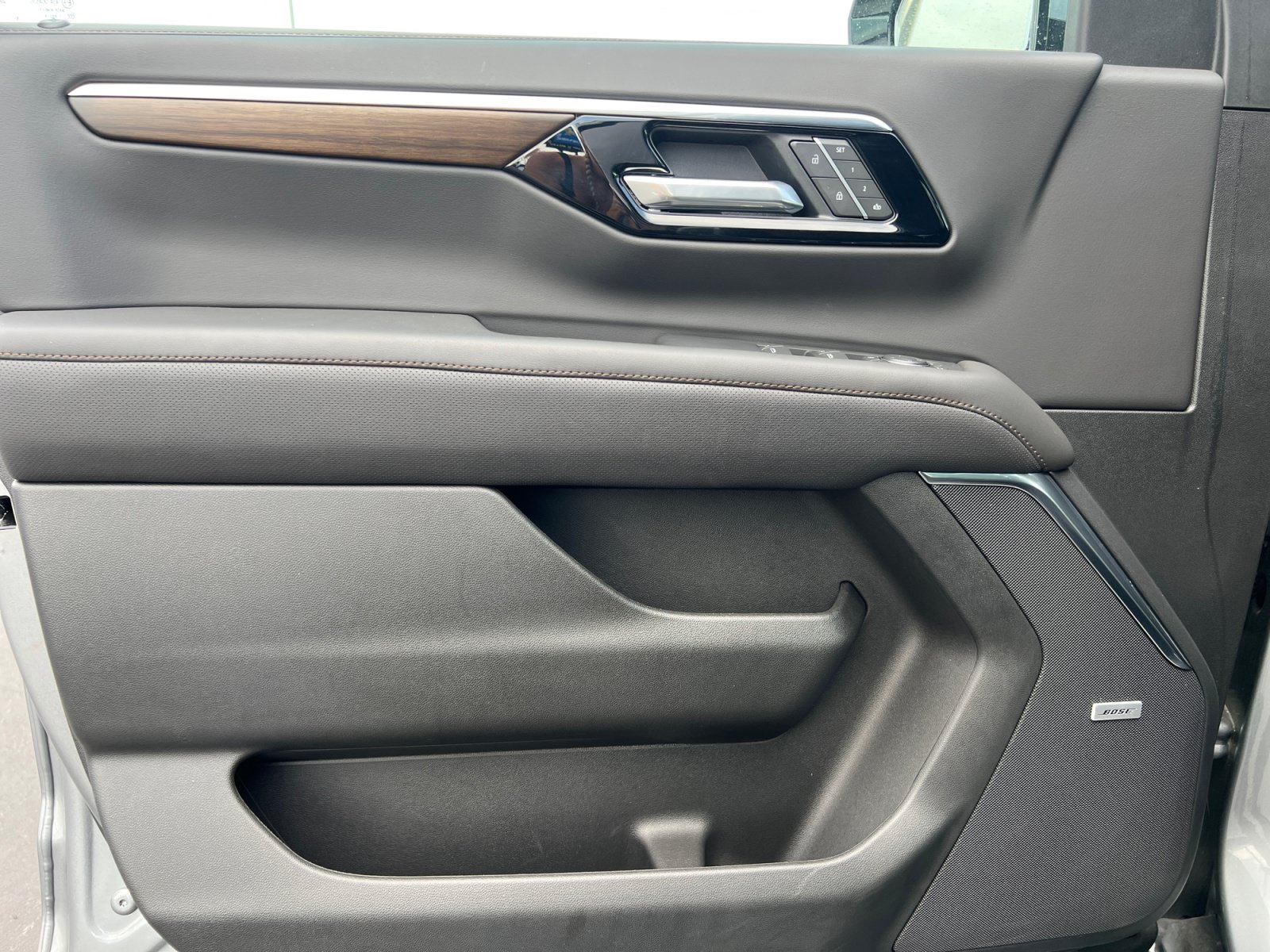 New 2026 Chevrolet Tahoe High Country AWD/4WD image 10