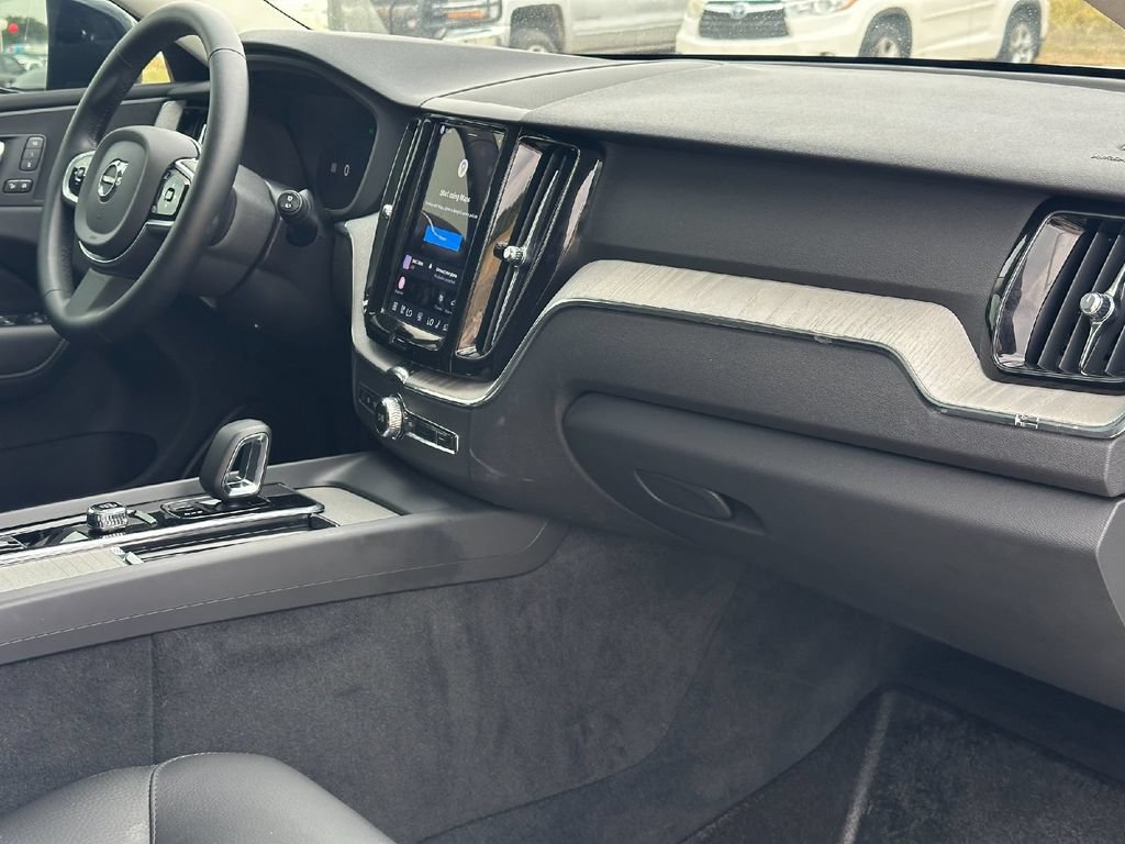 Used 2025 Volvo XC60 B5 Plus AWD/4WD image 24