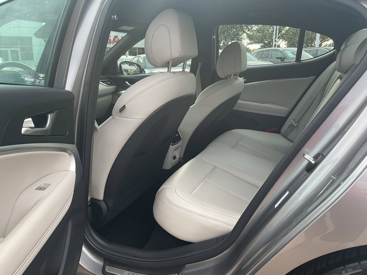 Used 2025 Genesis G70 2.5T RWD image 11