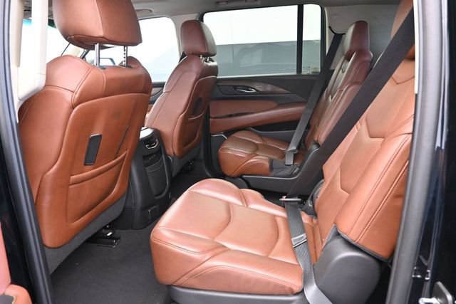 Used 2018 Cadillac Escalade ESV Premium Luxury AWD/4WD image 16