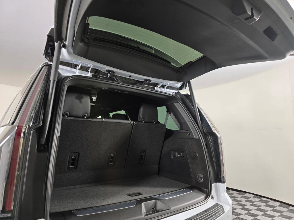 New 2026 Cadillac Escalade Luxury image 7