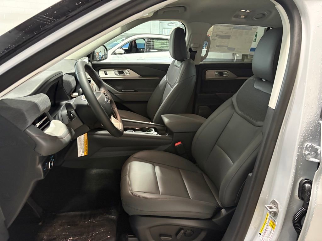 New 2026 Ford Explorer Active w/ Active Comfort Package image 13