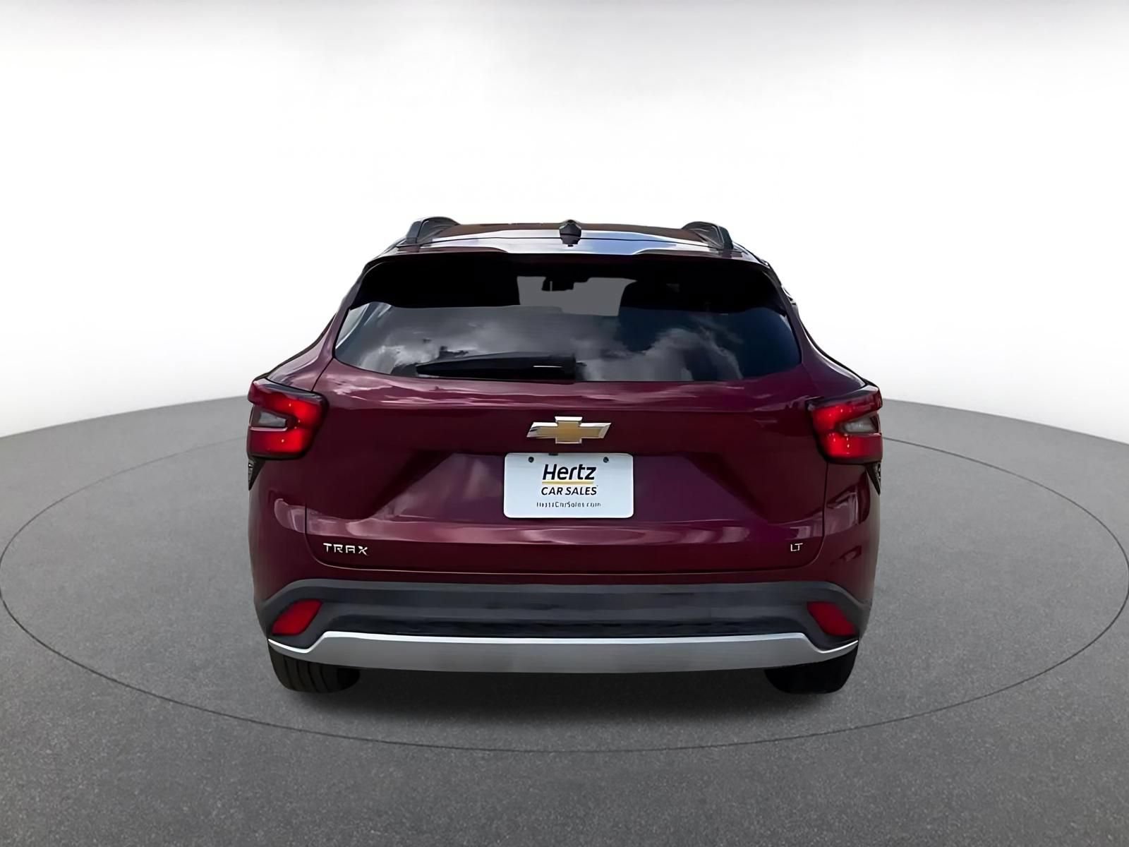 Used 2025 Chevrolet Trax LT FWD image 12