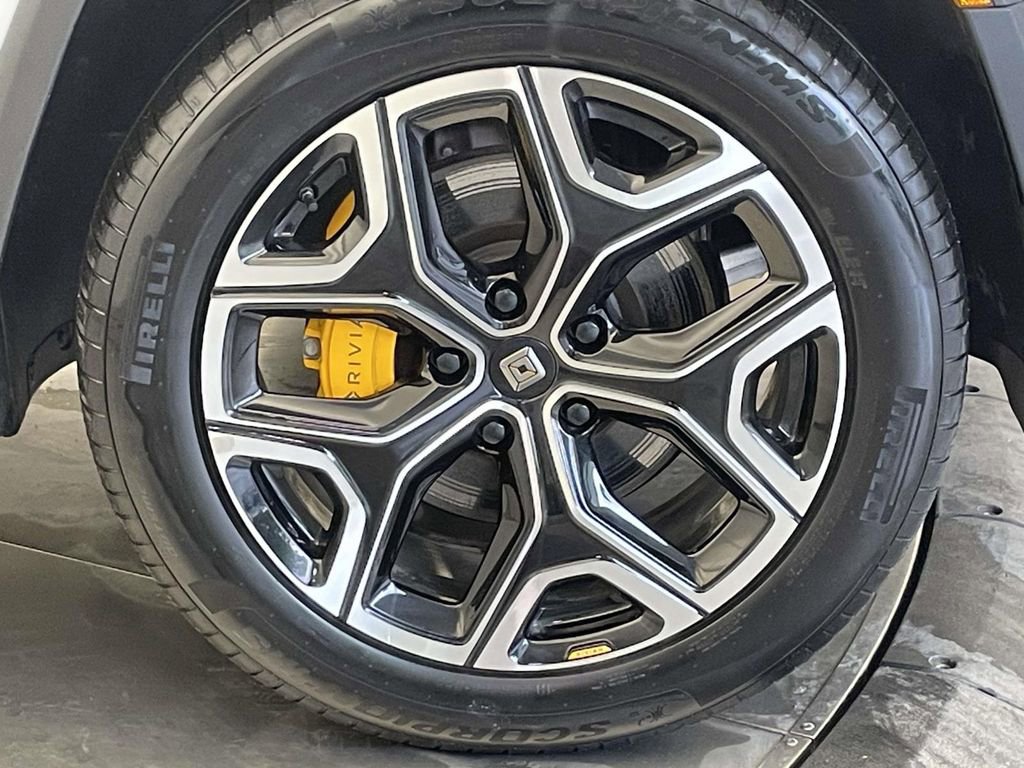 Used 2025 Rivian R1S Premium AWD/4WD image 14