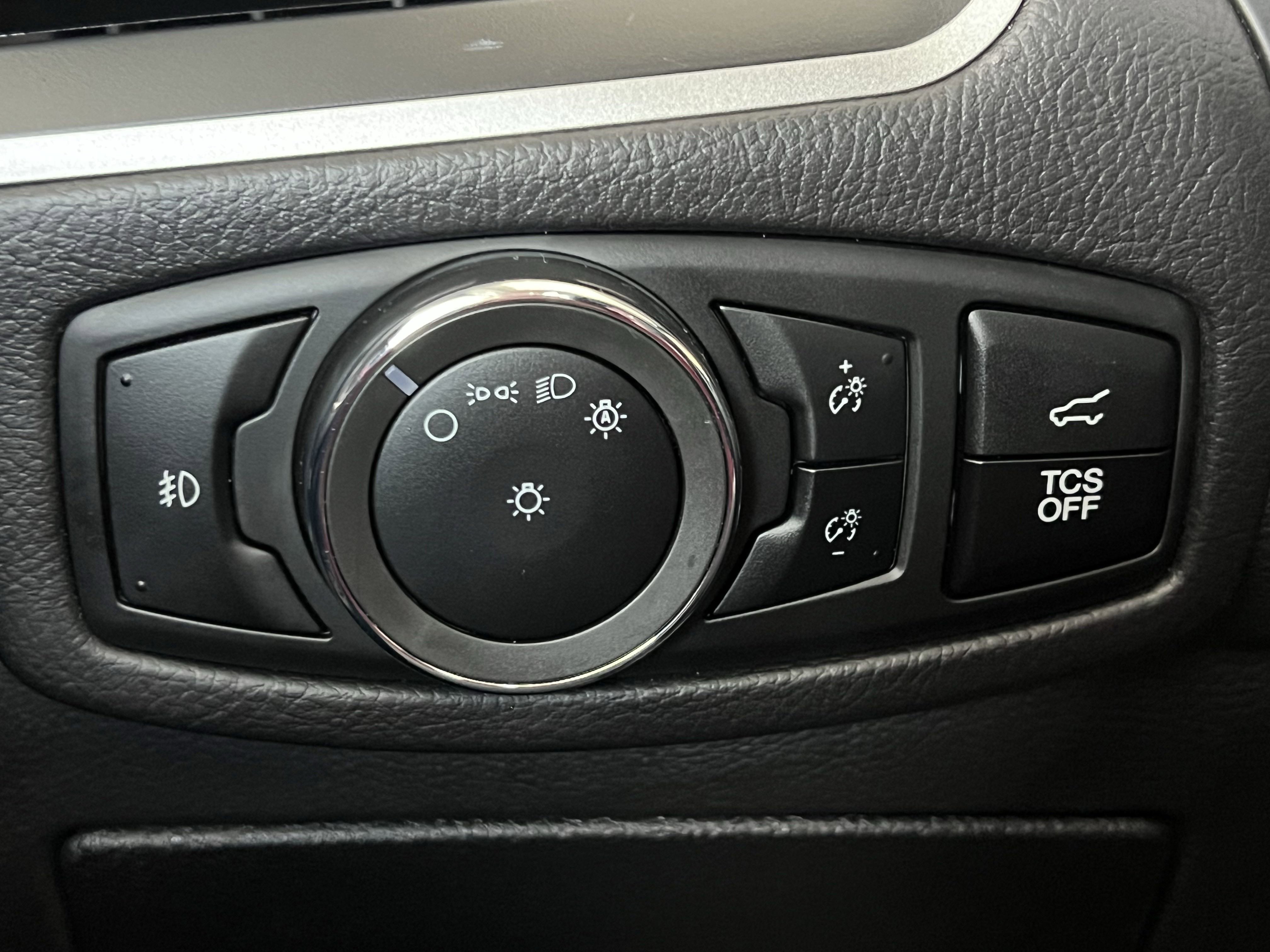 Used 2024 Ford Edge SEL w/ Convenience Package image 36