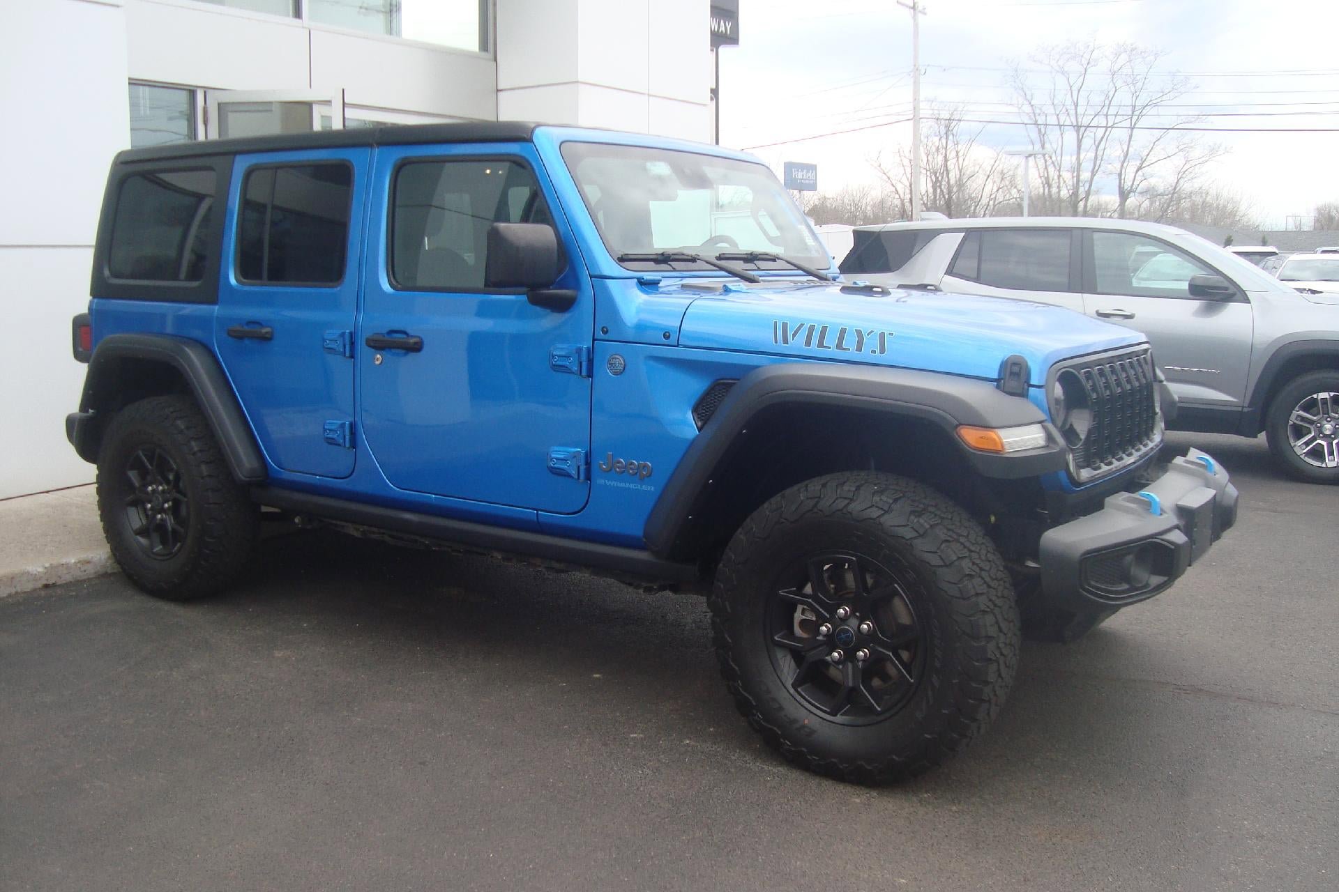 Used 2024 Jeep Wrangler Unlimited AWD/4WD image 3