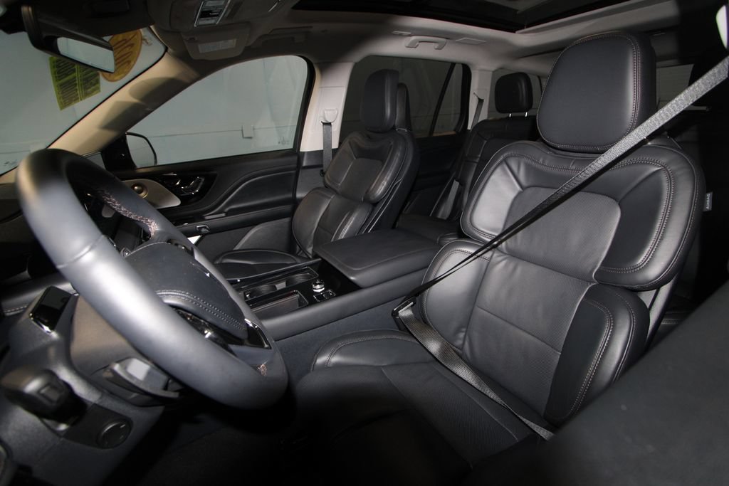 Used 2026 Lincoln Aviator Reserve AWD/4WD image 4