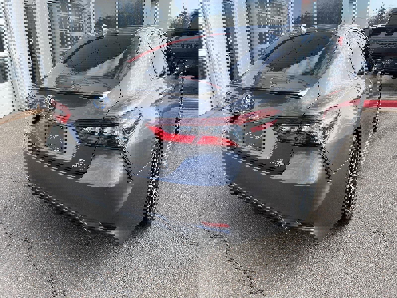 Used 2024 Toyota Camry SE image 13