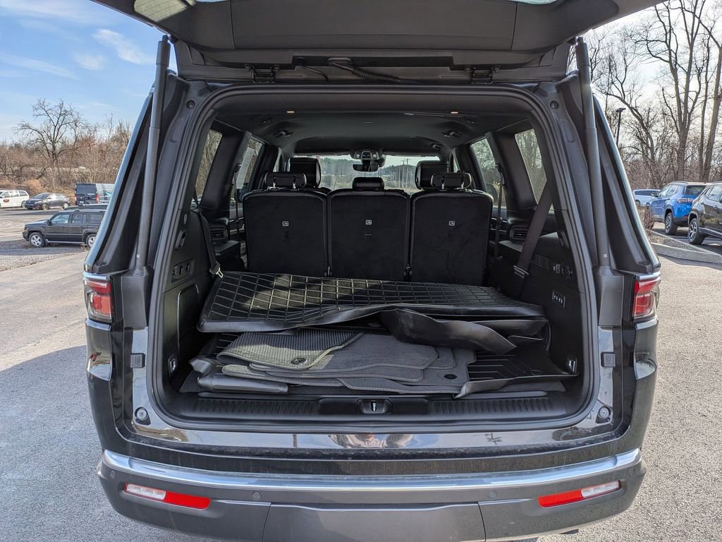 Used 2022 Jeep Wagoneer Series III image 5