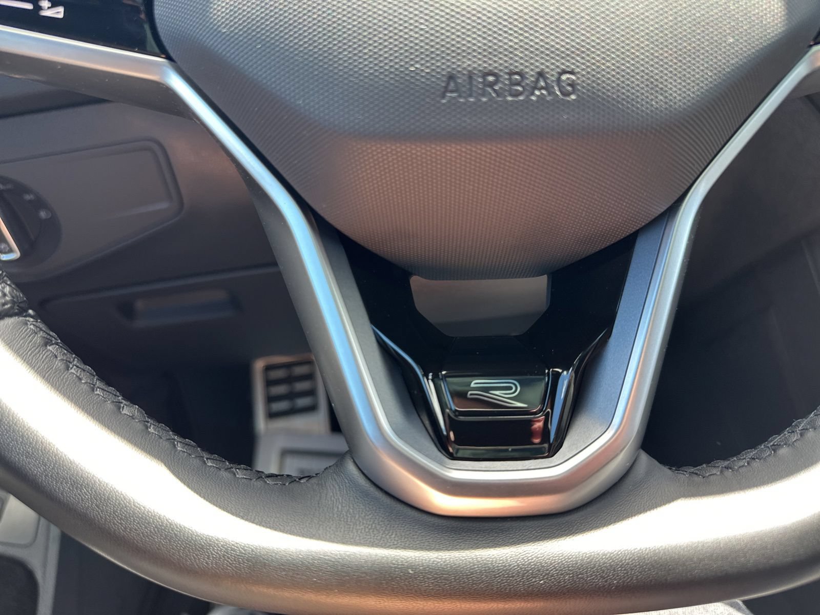 Certified 2024 Volkswagen Tiguan SE R-Line AWD/4WD image 56