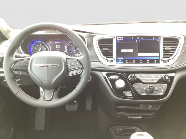 New 2026 Chrysler Pacifica Select w/ S Appearance Package image 11
