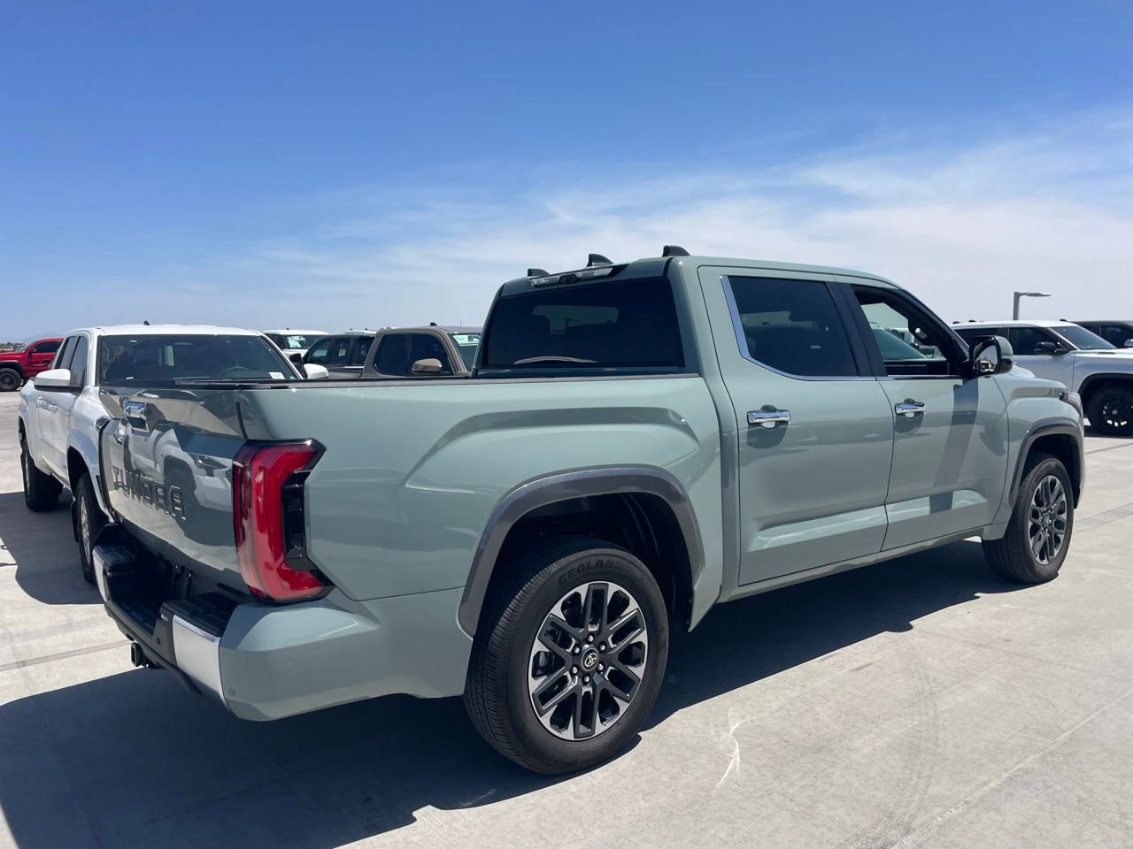 Used 2025 Toyota Tundra Limited AWD/4WD image 2