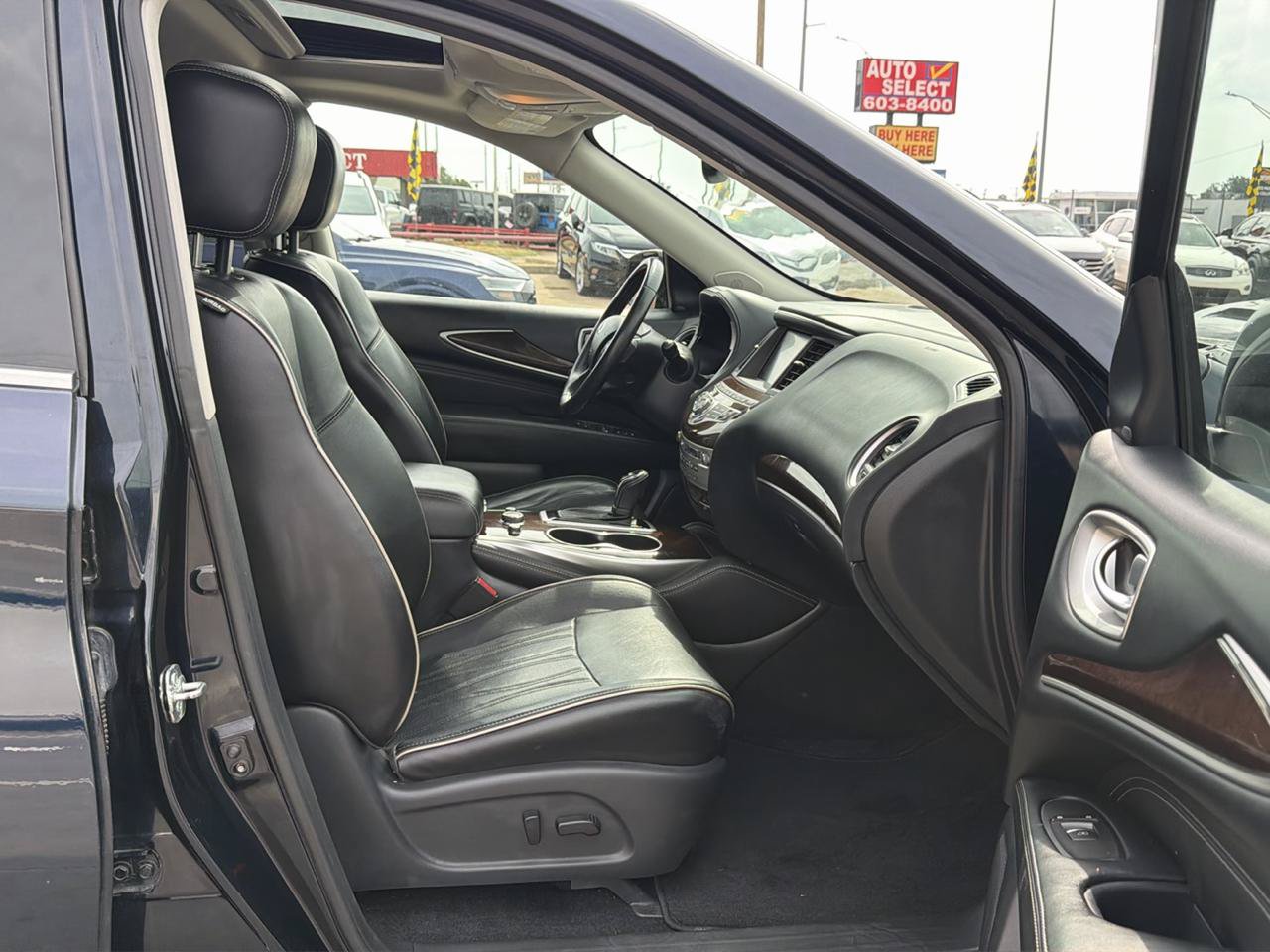 Used 2017 INFINITI QX60 Luxe w/ Deluxe Technology Package AWD/4WD image 24