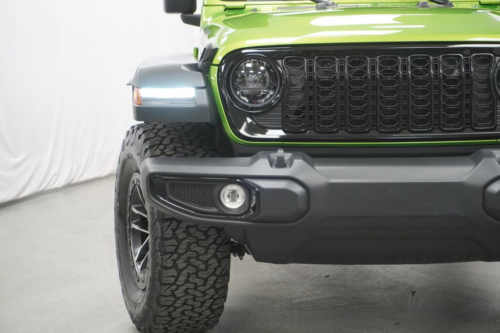 Used 2025 Jeep Wrangler Sport AWD/4WD image 6