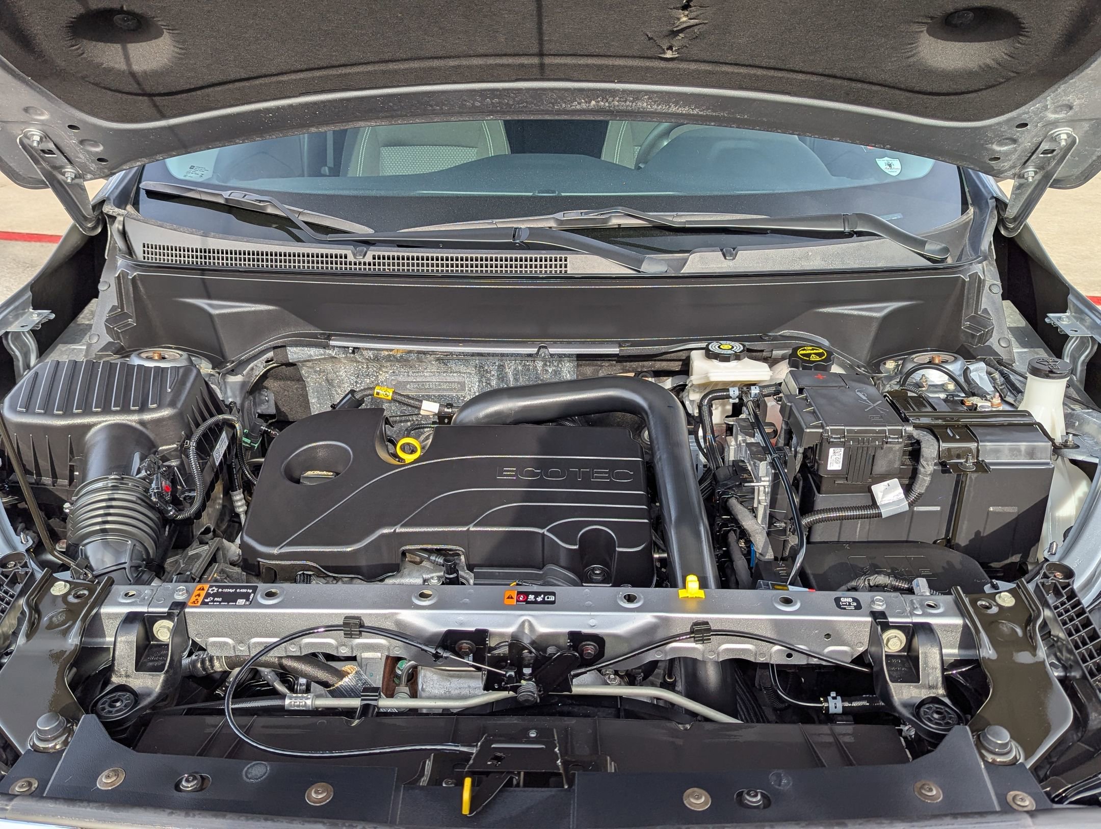 Used 2024 GMC Terrain SLE w/ Driver Convenience Package image 32