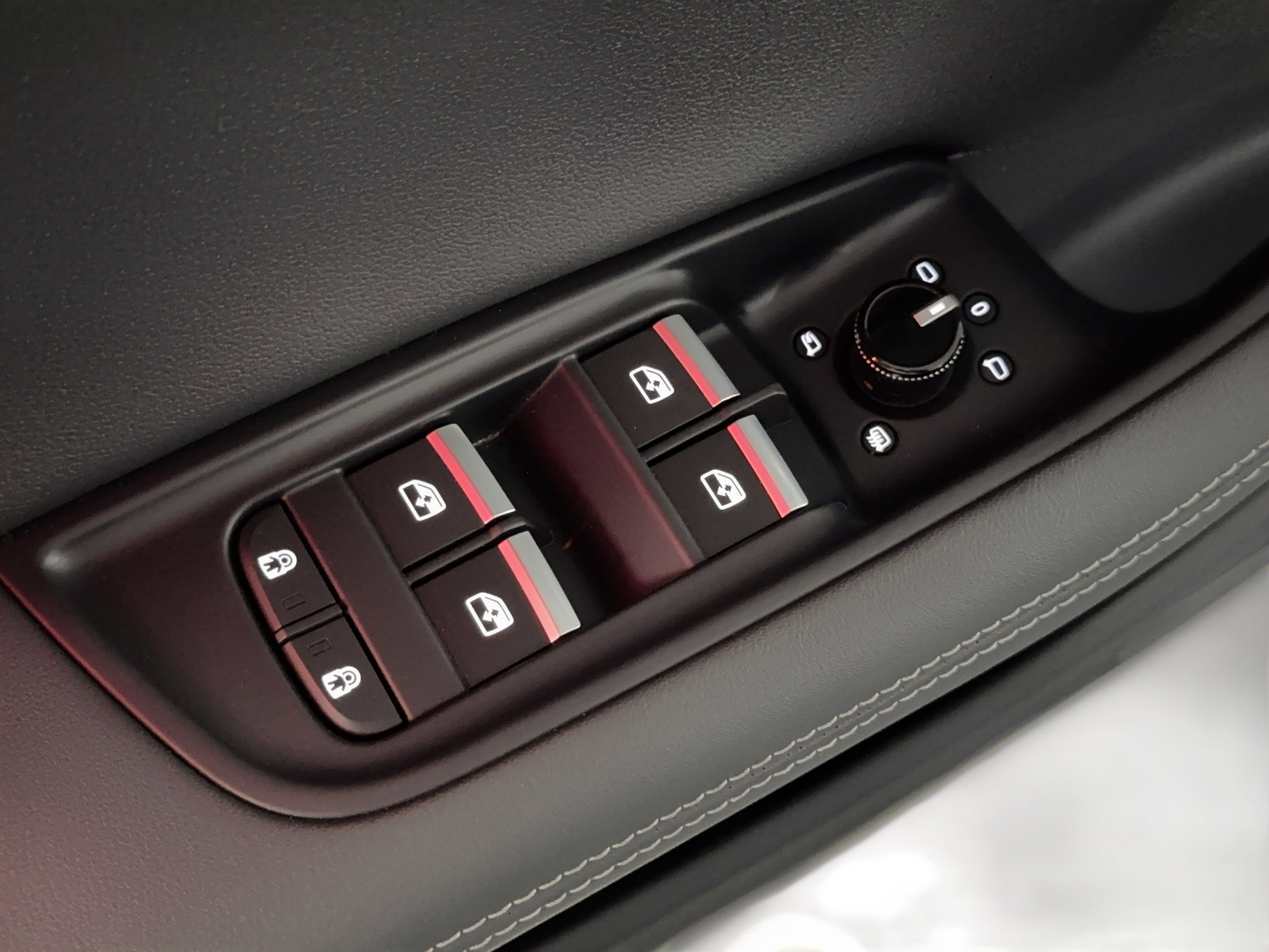 Used 2025 Audi Q8 Premium Plus image 15