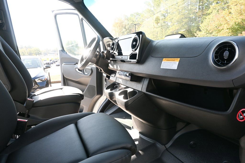 Used 2025 Mercedes-Benz Sprinter 2500 image 20