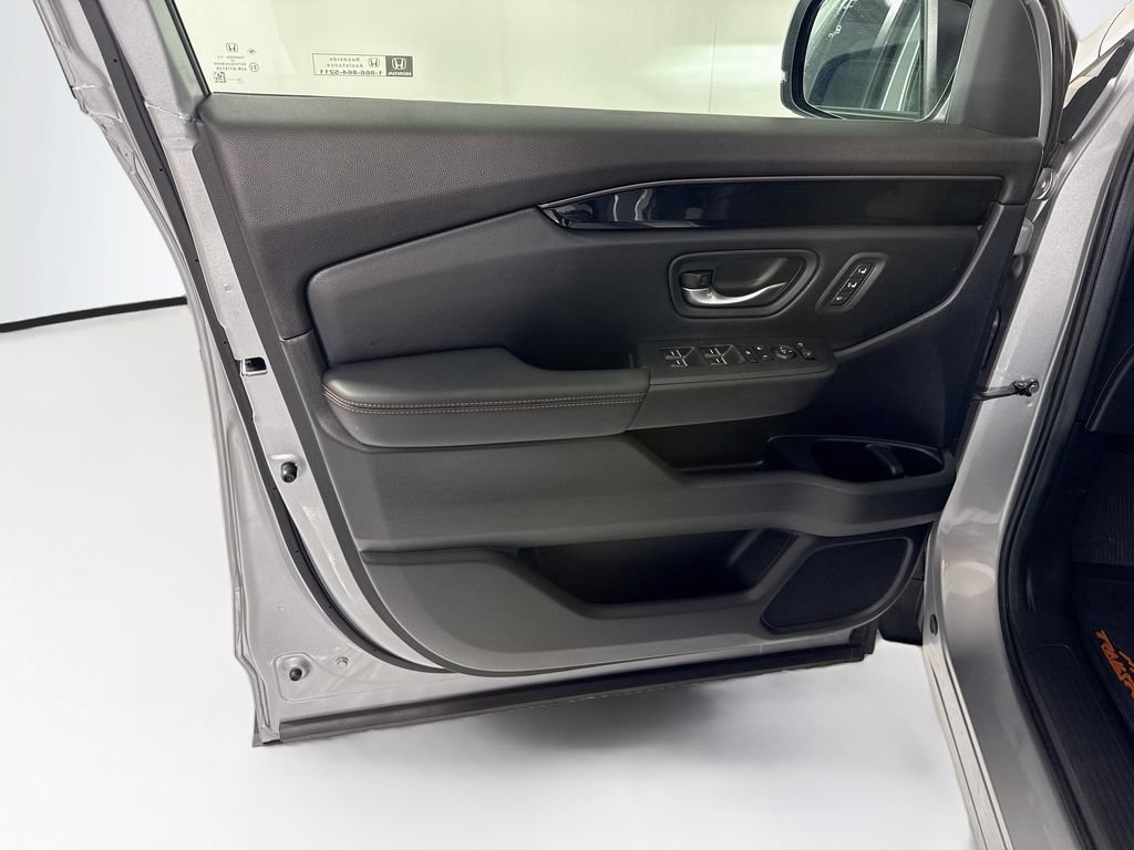 Certified 2025 Honda Pilot TrailSport image 25
