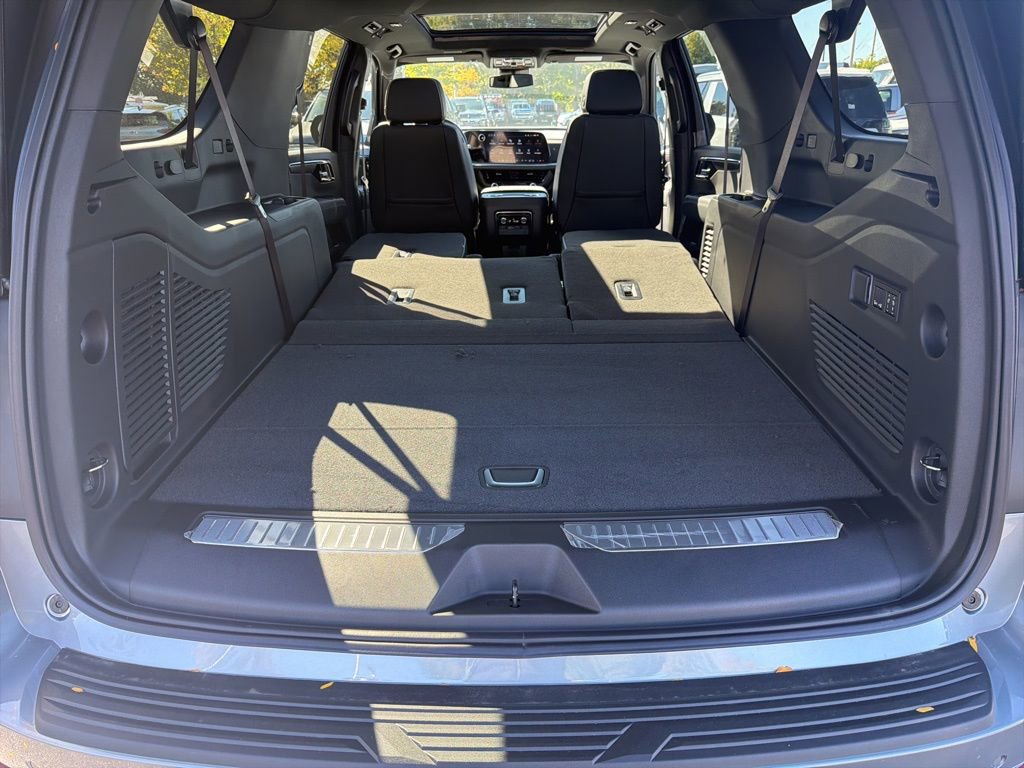 New 2026 Chevrolet Suburban Premier image 45