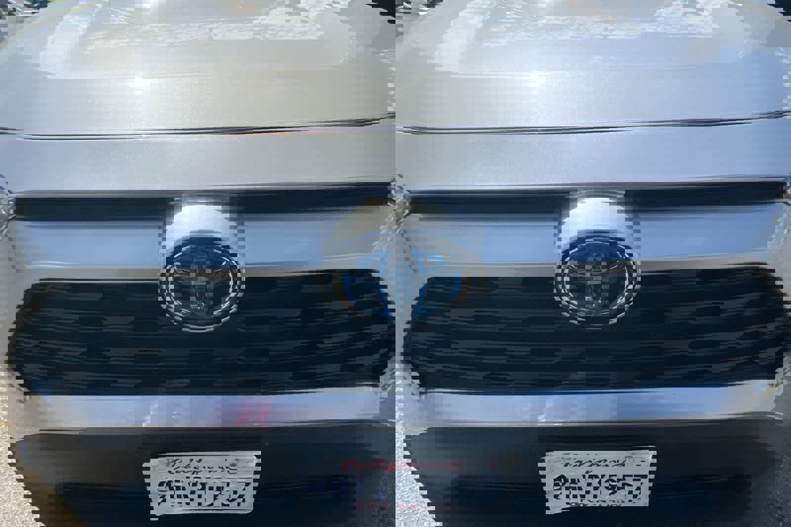 Used 2022 Toyota RAV4 LE image 12