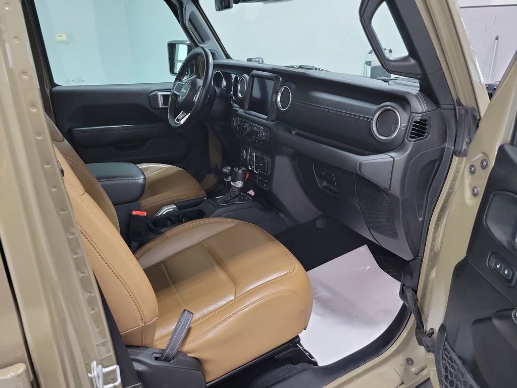 Used 2020 Jeep Gladiator Overland w/ Popular Equipment Package AWD/4WD image 21