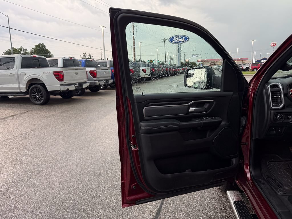Used 2023 RAM 1500 Big Horn AWD/4WD image 12
