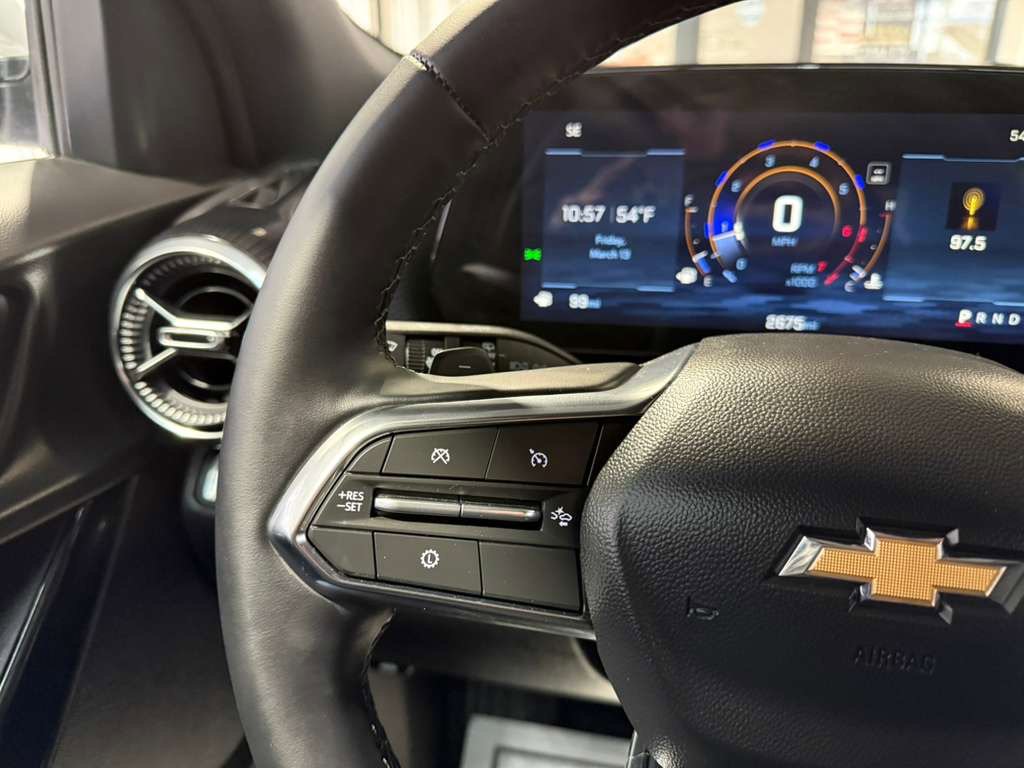 Used 2026 Chevrolet Equinox LT image 13