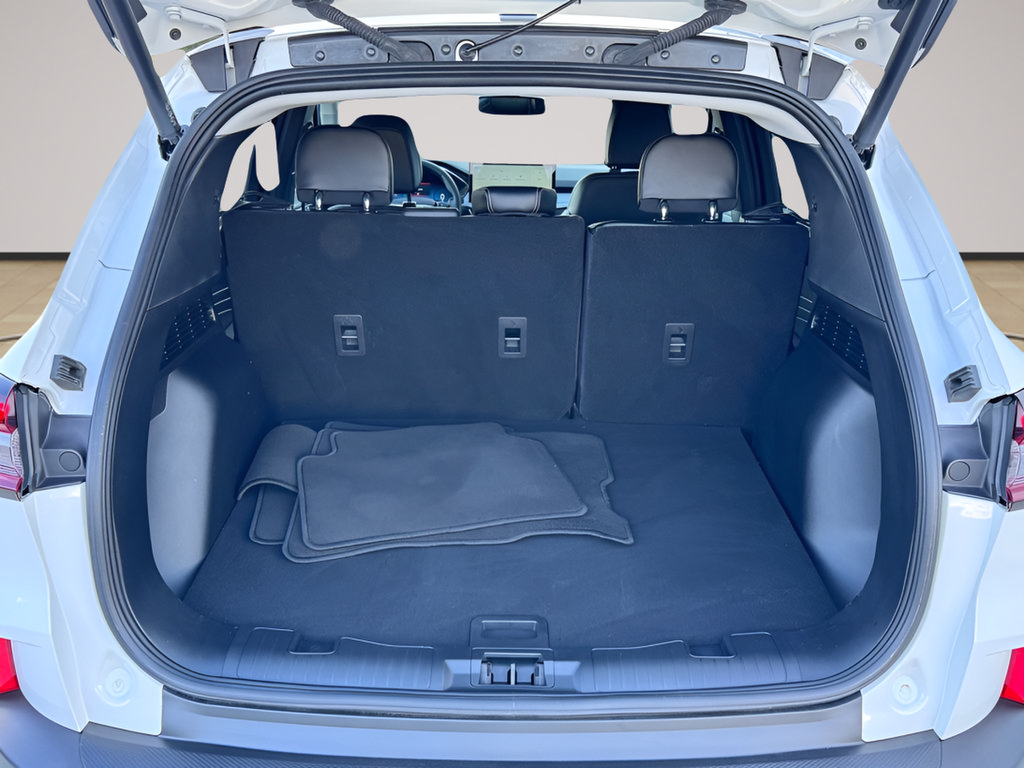 Used 2025 Ford Escape Platinum w/ Premium Technology Package FWD image 39