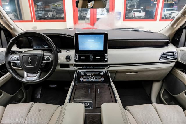 Used 2018 Lincoln Navigator L Reserve w/ Technology Package AWD/4WD image 17