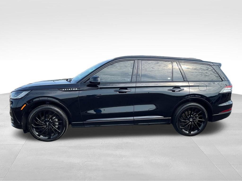 Used 2025 Lincoln Aviator Reserve w/ Jet Appearance Package AWD/4WD image 2
