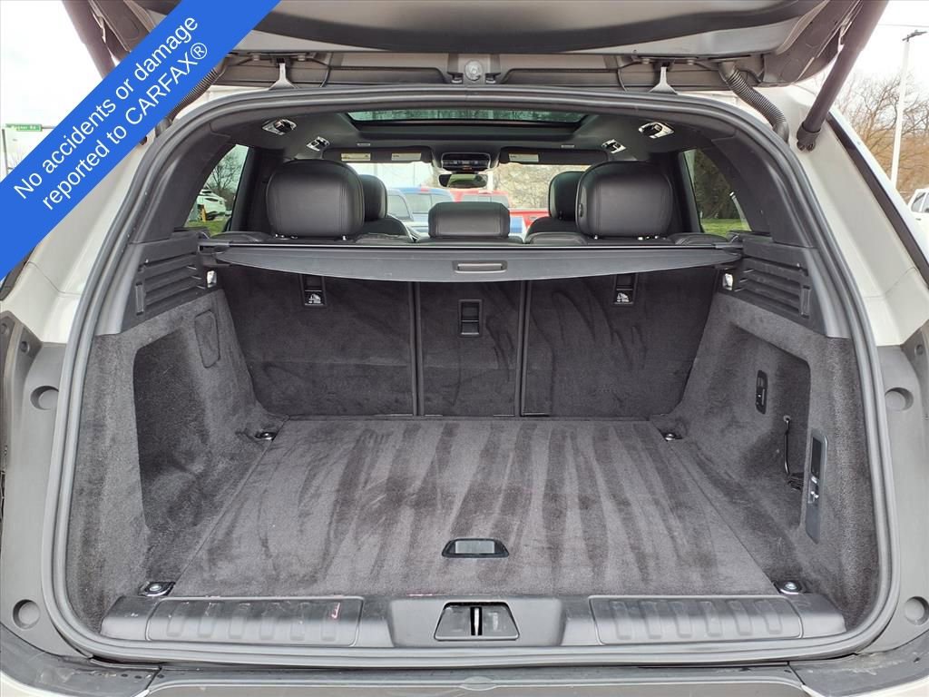Used 2025 Land Rover Range Rover Sport SE image 11
