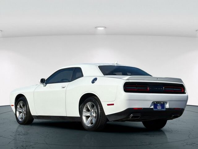 Used 2021 Dodge Challenger SXT image 4
