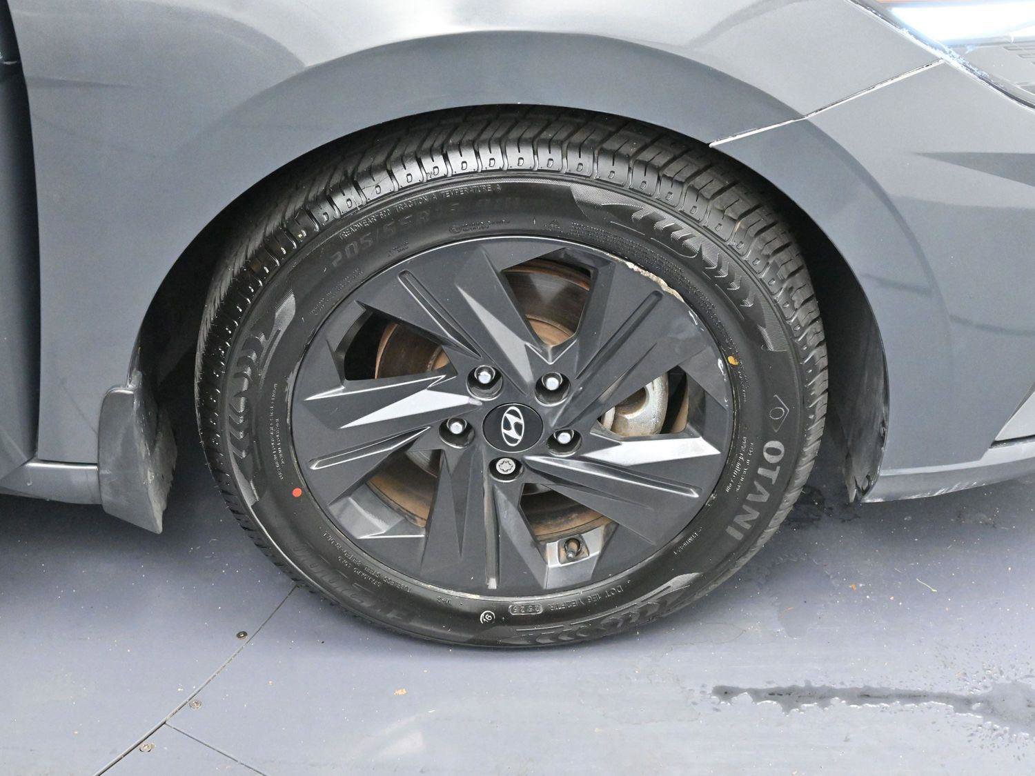 Used 2023 Hyundai Elantra SEL image 31