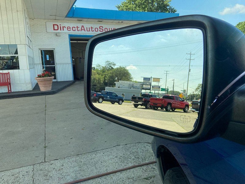 Used 2017 RAM 1500 Classic SLT image 9