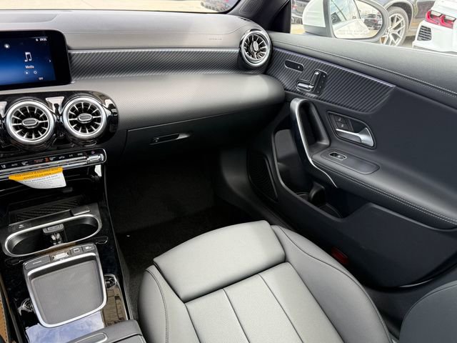 Certified 2025 Mercedes-Benz CLA 250 4MATIC image 31