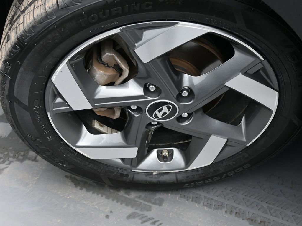 Used 2022 Hyundai Venue SEL image 20