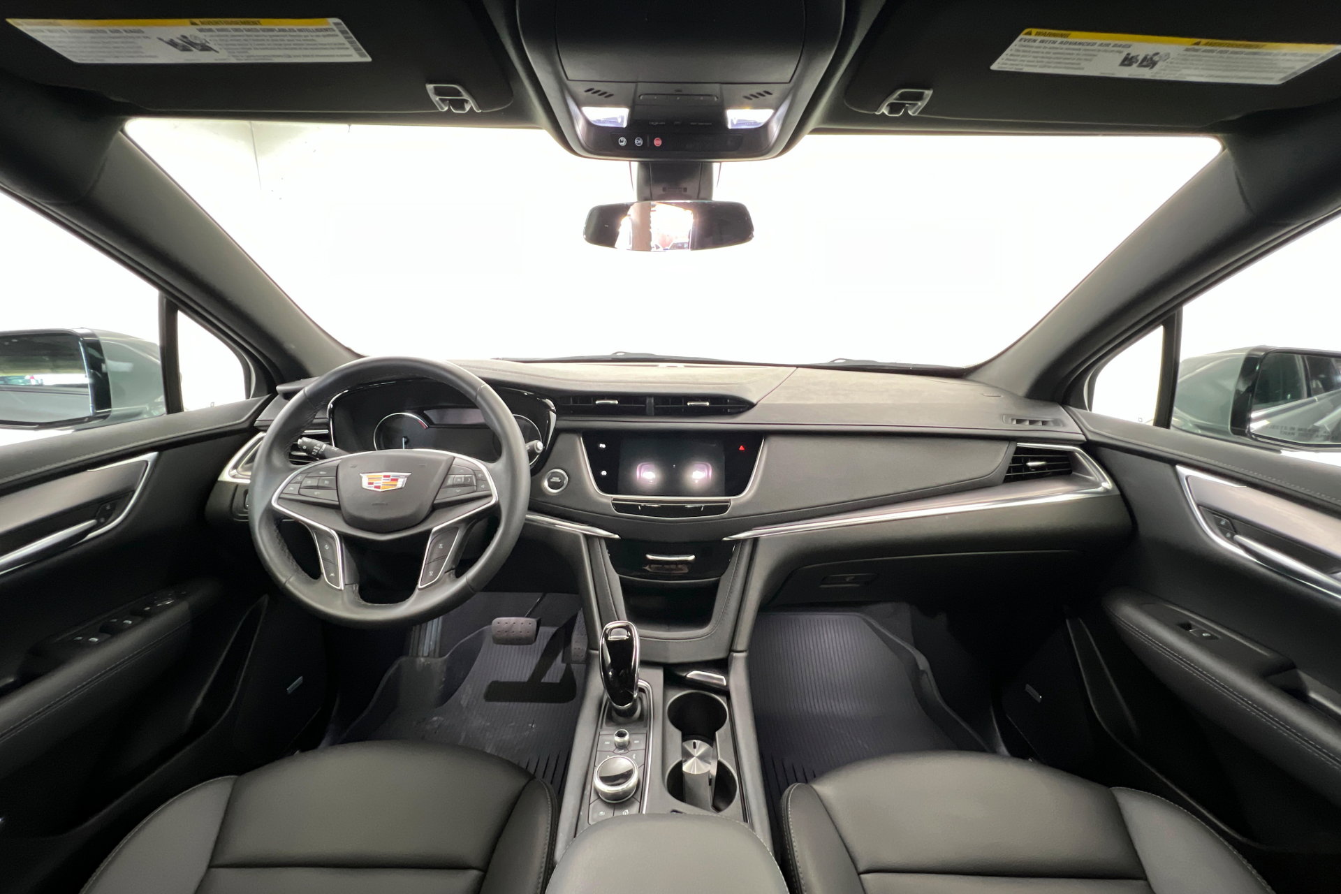 Used 2025 Cadillac XT5 Luxury w/ LPO, Floor Liner Package AWD/4WD image 10